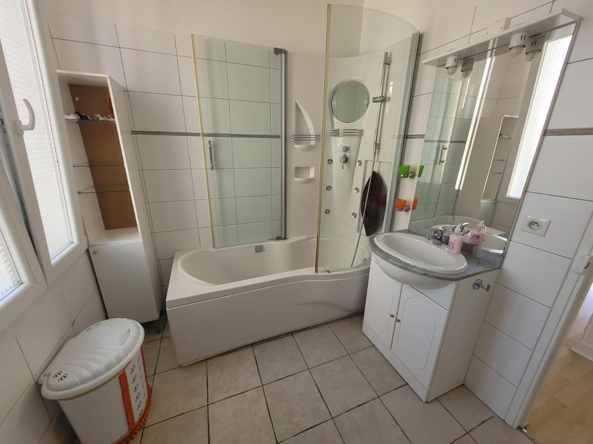 Villa La Desiree - Haut De Villa, 68M2, 8 Personnes Max, Climatise, 4 Etoiles, 120M2 De Jardin Et Parking, Wifi, Vu Mer Антиб Экстерьер фото